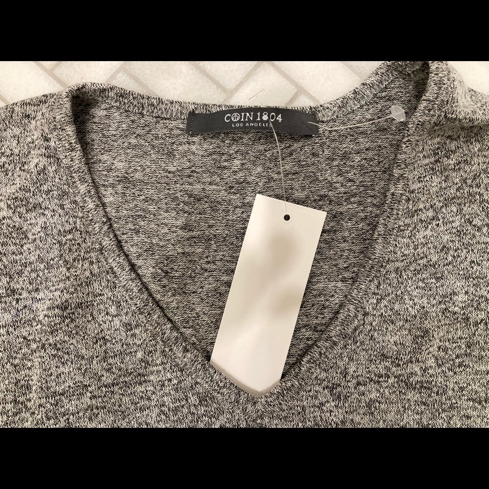 COIN1804 V-NECK SWEATER - size small - Picture 8 of 12